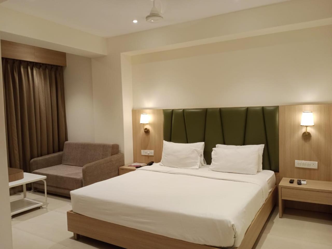 Meritas Crystal Resort Lonavala Bagian luar foto